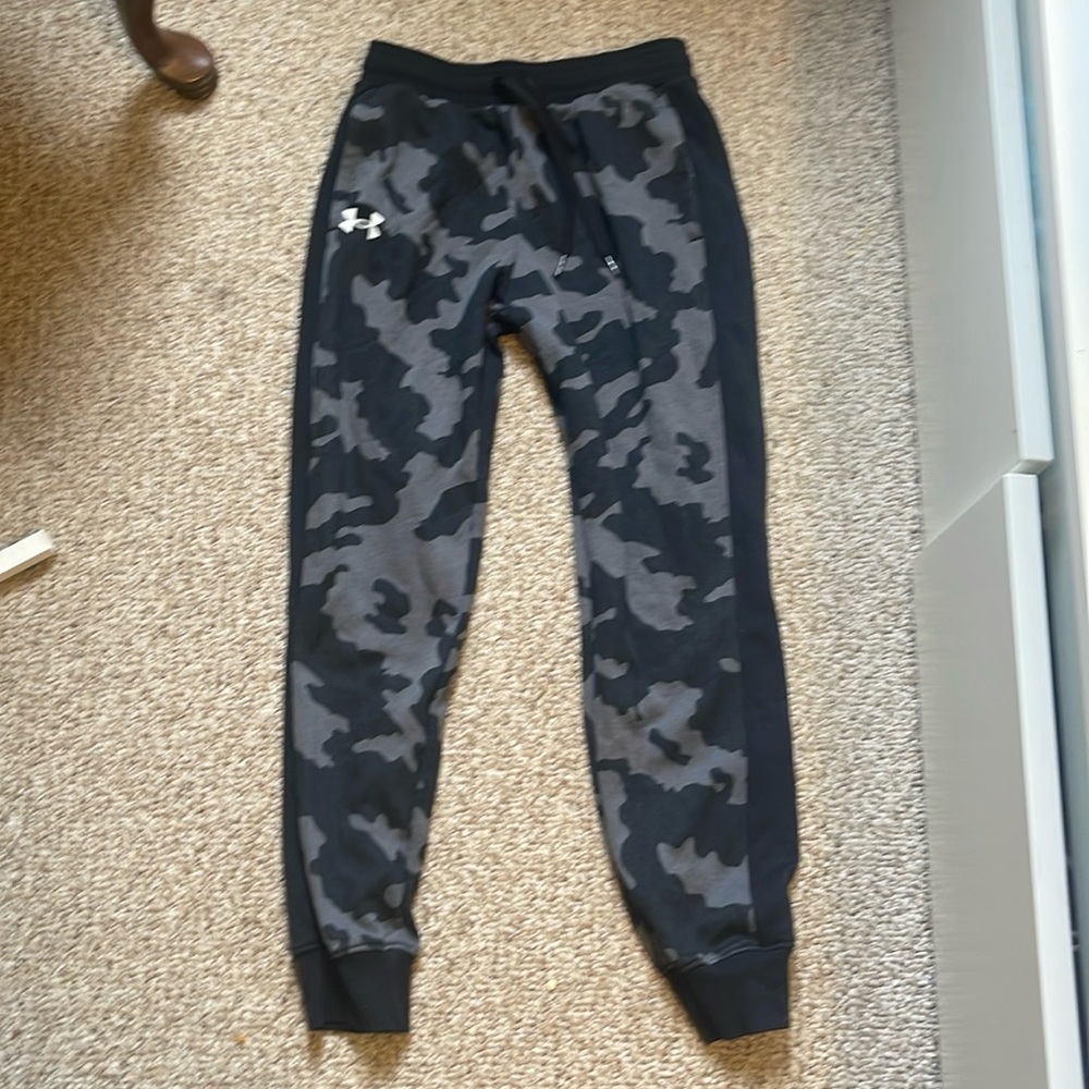 Under armour boys Medium